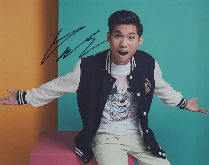 Gabe De Guzman autograph