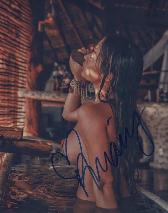 Arianny Celeste autograph