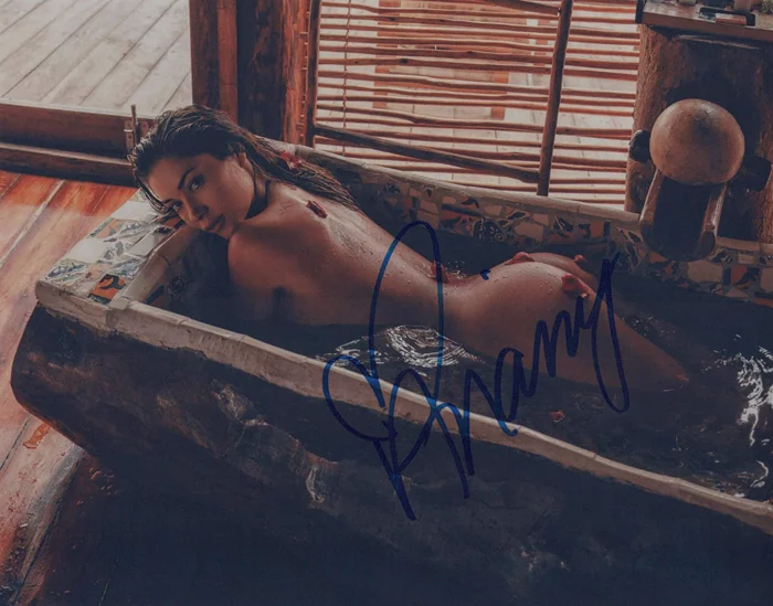 Arianny Celeste autograph