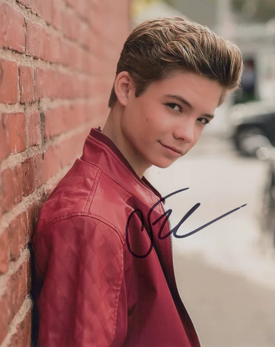 Connor Finnerty autograph