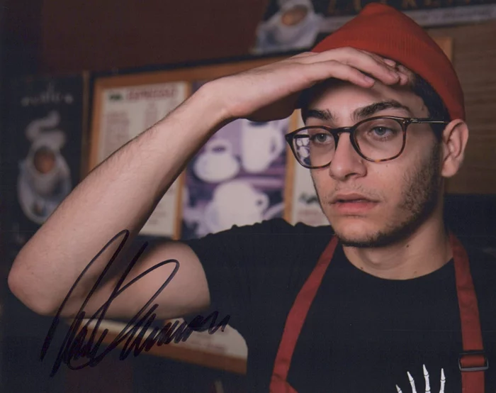 Noah Grossman autograph