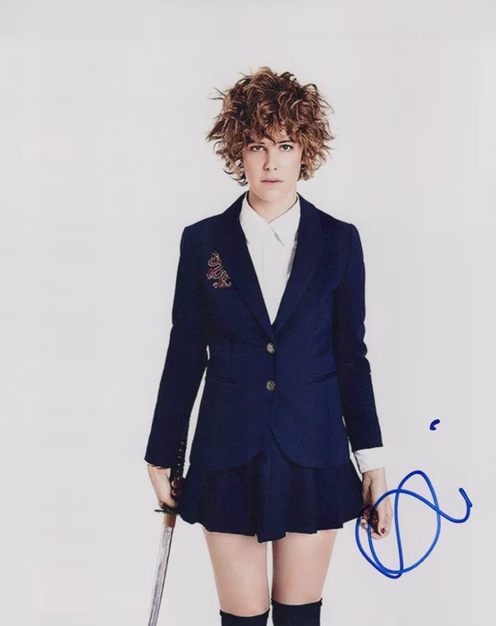 Carla Juri autograph