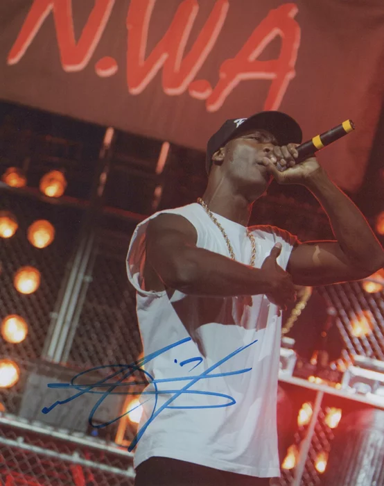Aldis Hodge autograph