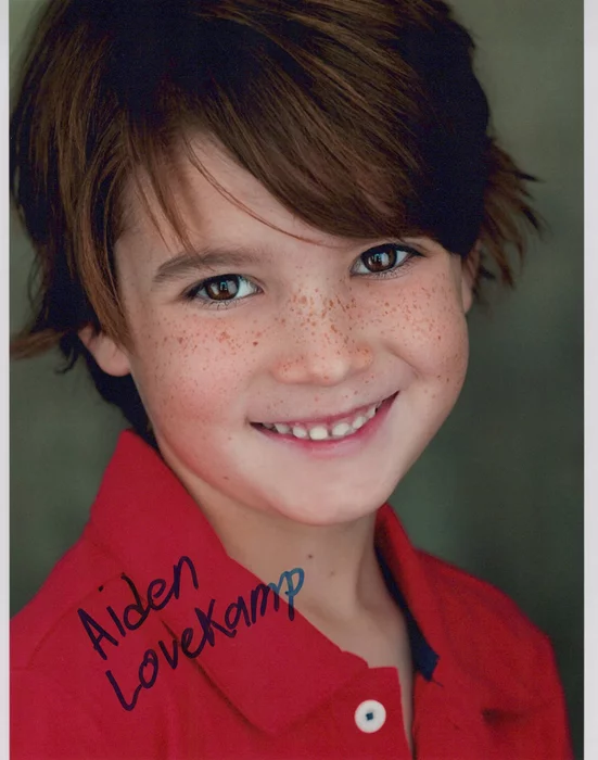 Aiden Lovekamp autograph