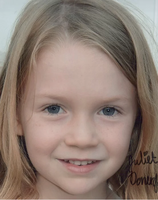 Juliet Donenfeld autograph