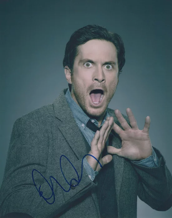 Oliver Hudson autograph