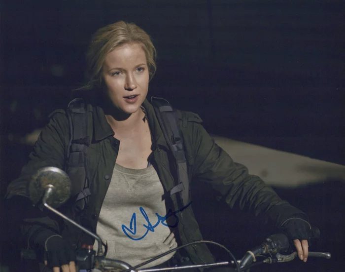 Jessy  Schram autograph