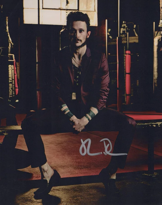 Jonathan Tucker autograph