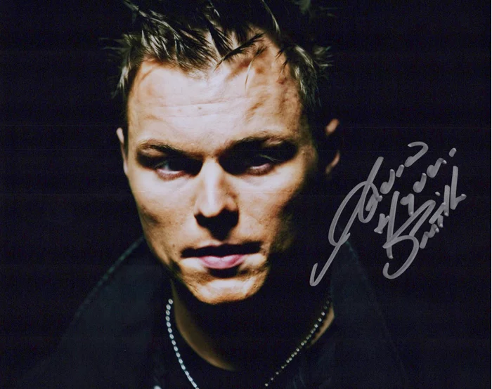 Andrew Hayden Smith autograph
