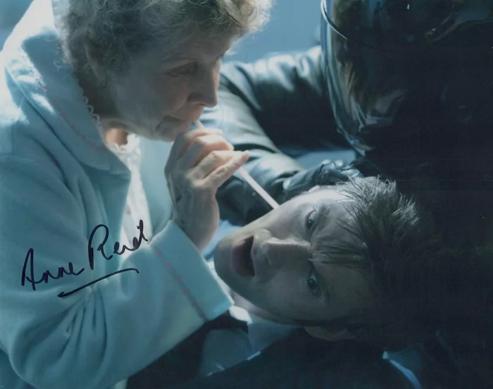 Anne Reid autograph