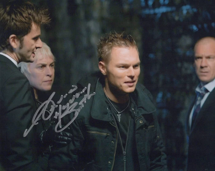 Andrew Hayden Smith autograph