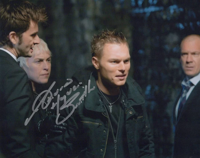 Andrew Hayden Smith autograph