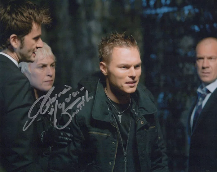 Andrew Hayden Smith autograph