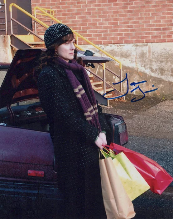 Laura Linney autograph