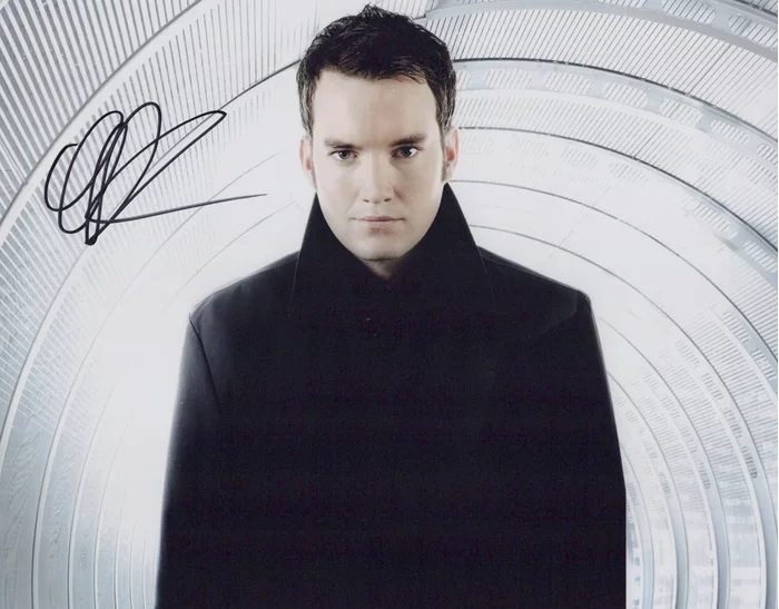 Gareth David-Lloyd autograph