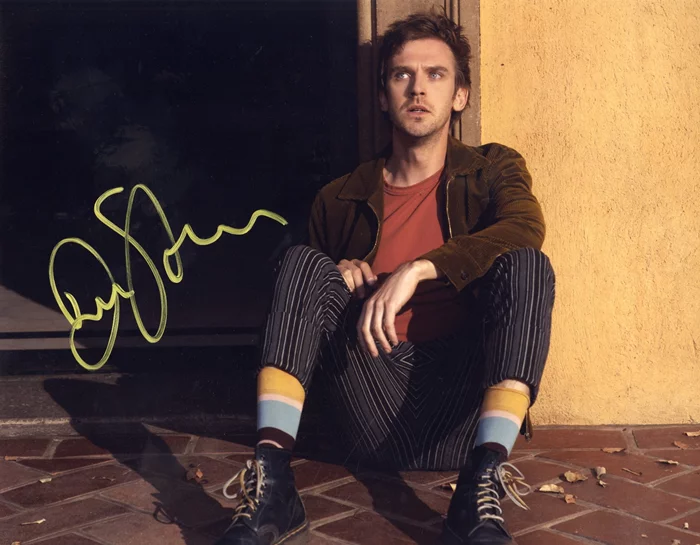 Dan Stevens autograph