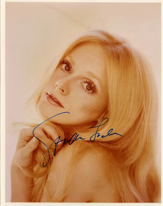 Sondra Locke autograph