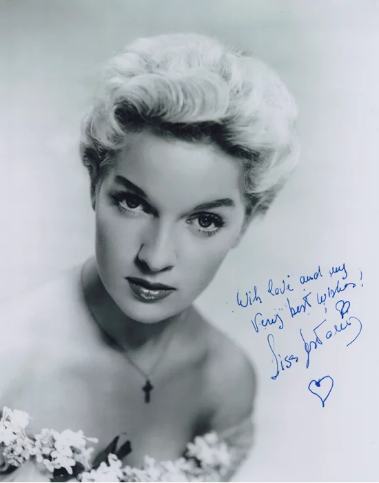 Lisa Gastoni autograph