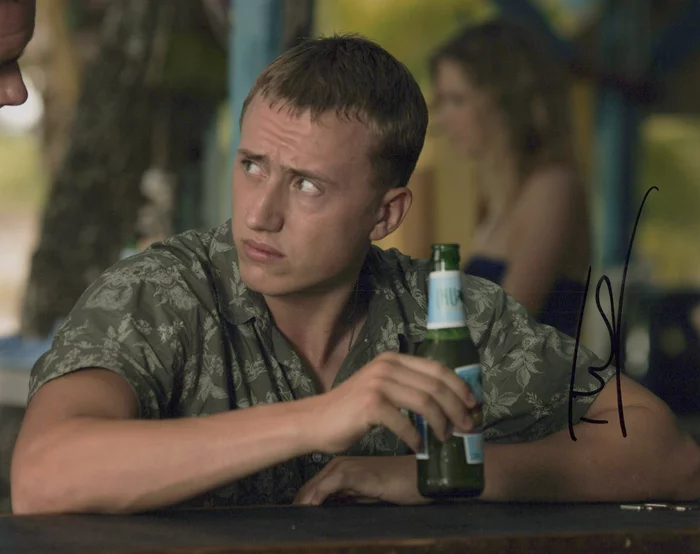 Theo Barklem-Biggs autograph
