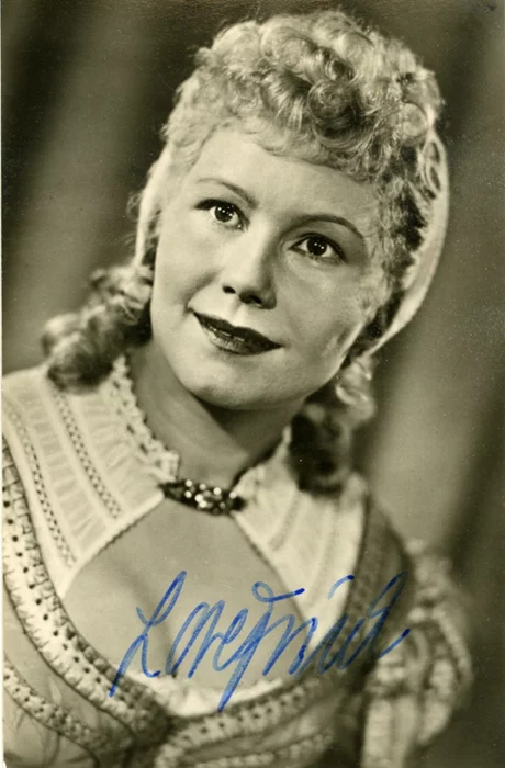 Lore Frisch autograph