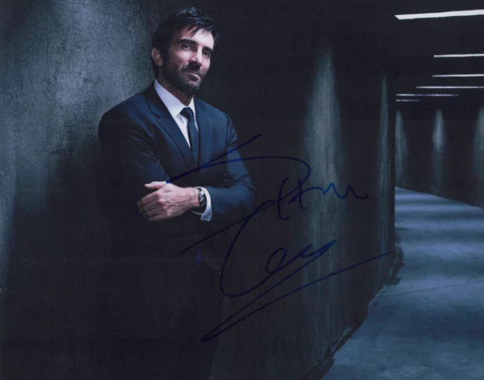 Sharlto Copley autograph