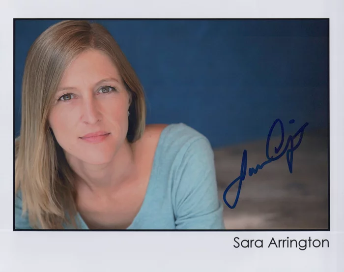 Sara Arrington autograph