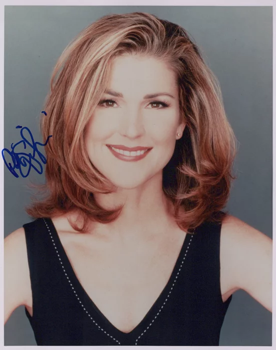 Peri Gilpin autograph