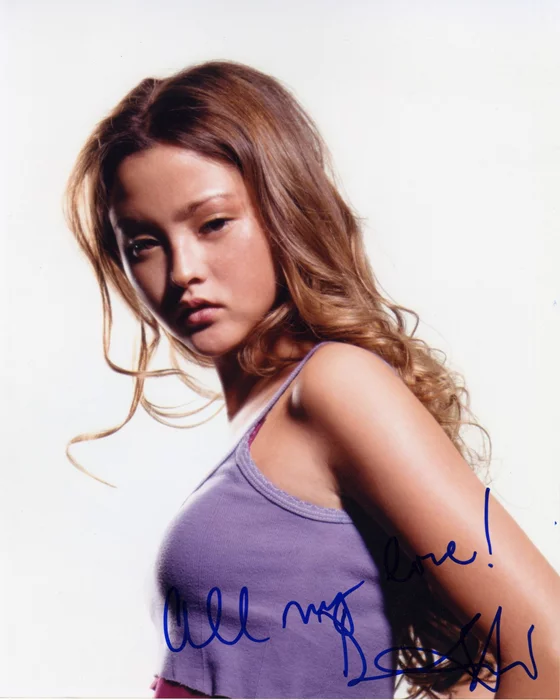 Devon Aoki autograph