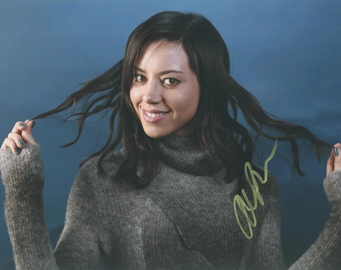 Aubrey Plaza autograph