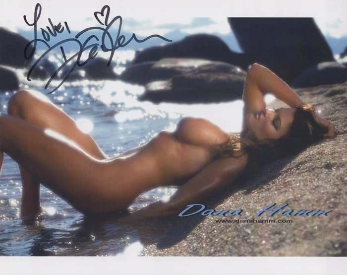 Dana Hamm autograph