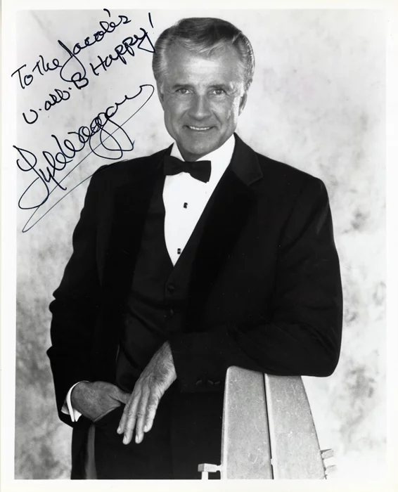 Lyle Waggoner autograph