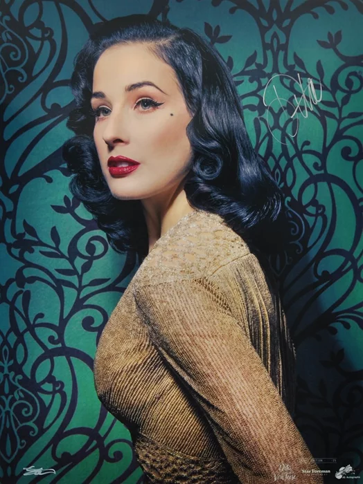 Dita Von Teese autograph