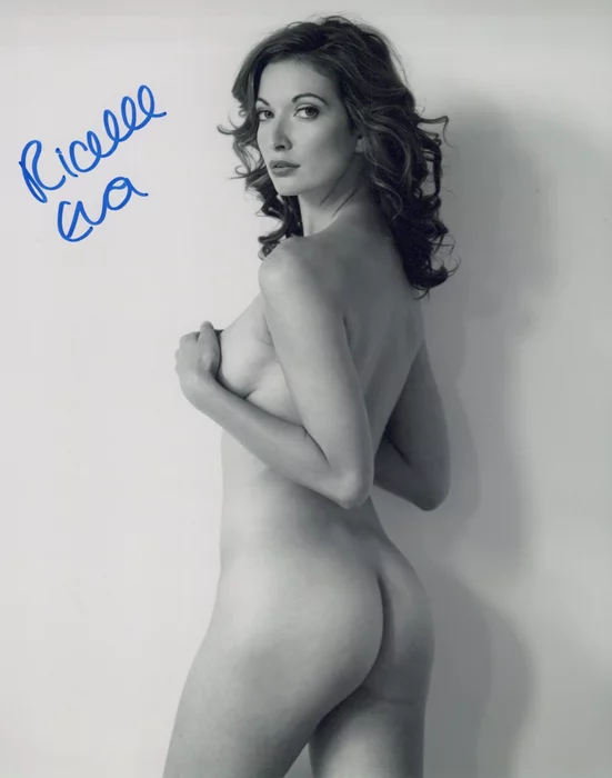Richelle Eva autograph