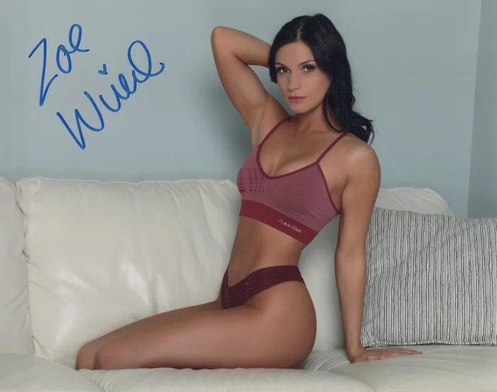 Zoe Wild autograph