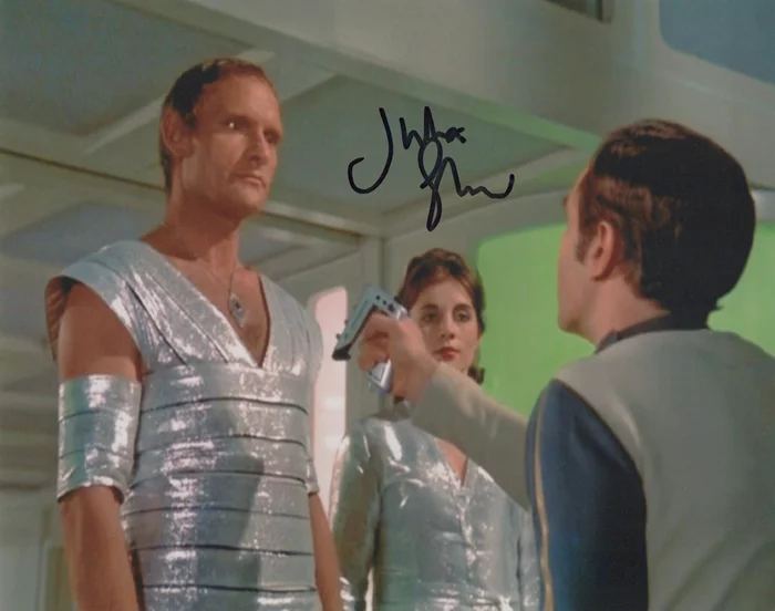 Julian Glover autograph