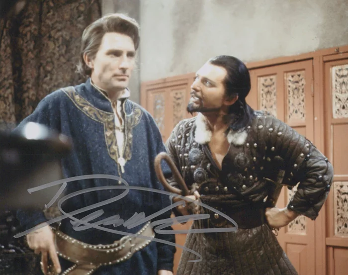 Derren Nesbitt autograph