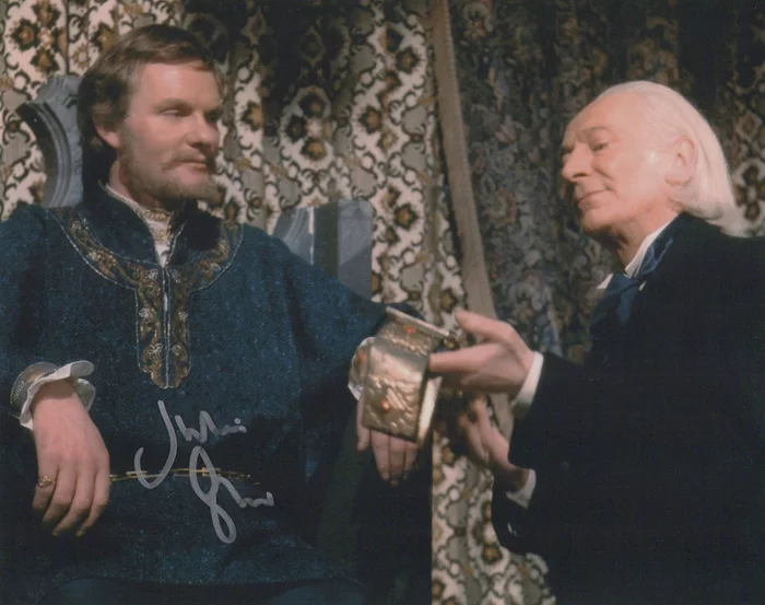Julian Glover autograph