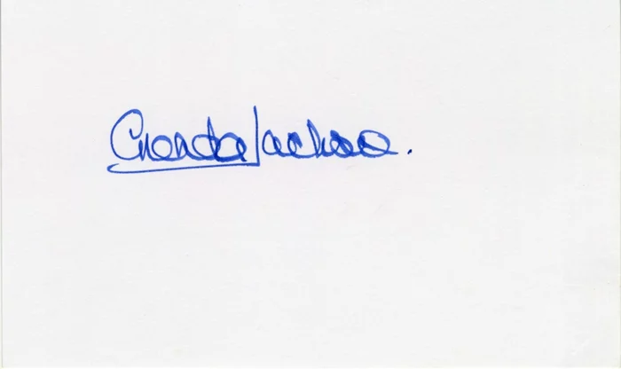 Glenda Jackson autograph