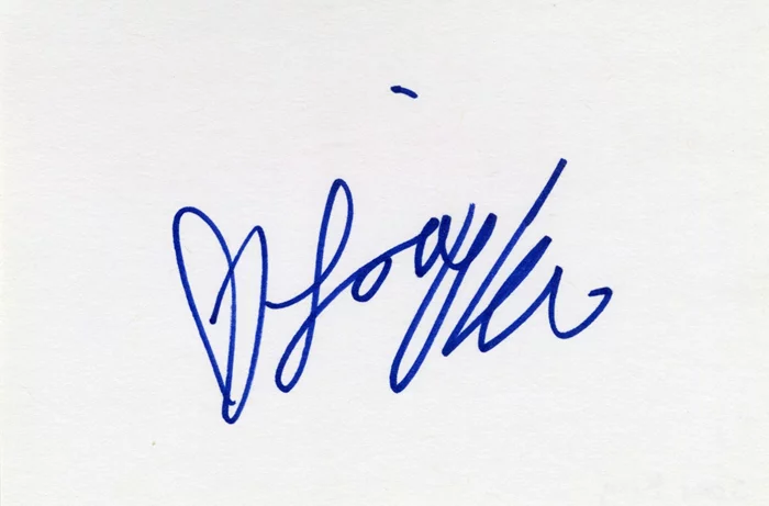 Joey King autograph