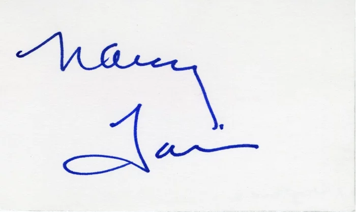 Nancy Travis autograph