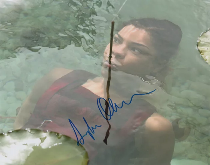 Sophie Okonedo autograph