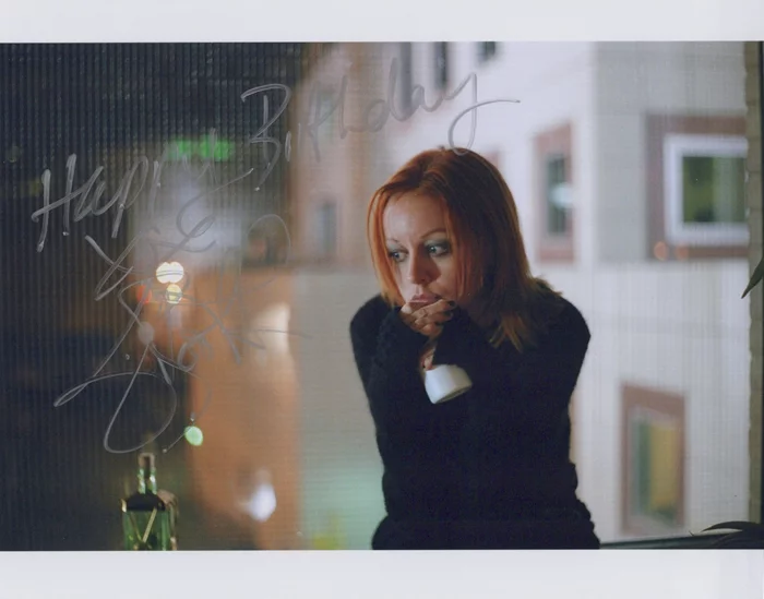 Lindy Booth autograph