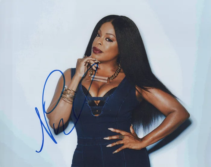 Niecy Nash autograph