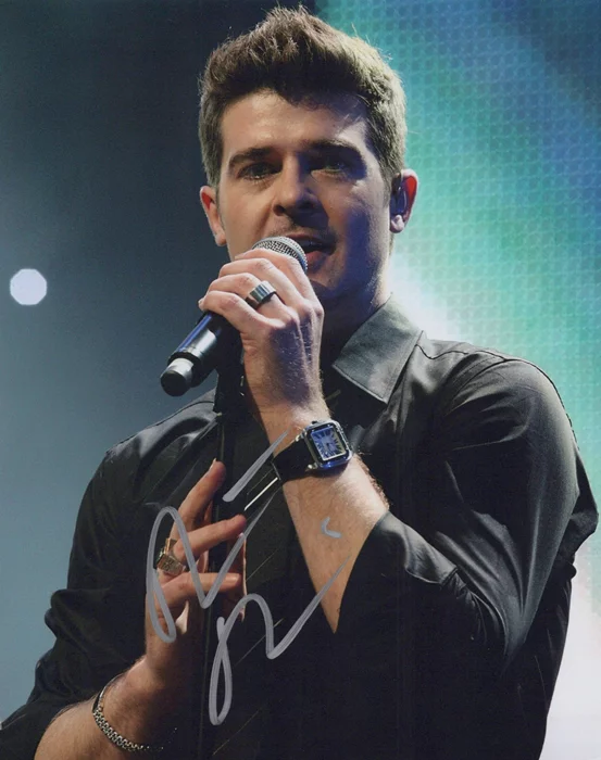 Robin Thicke autograph