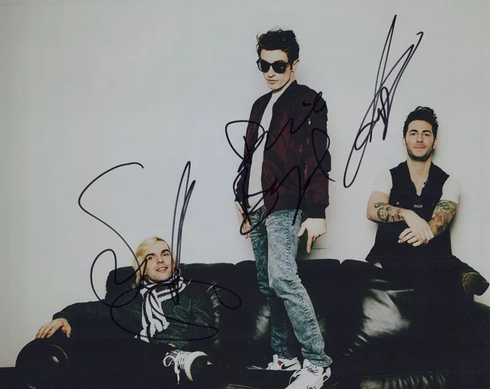 New Politics autograph