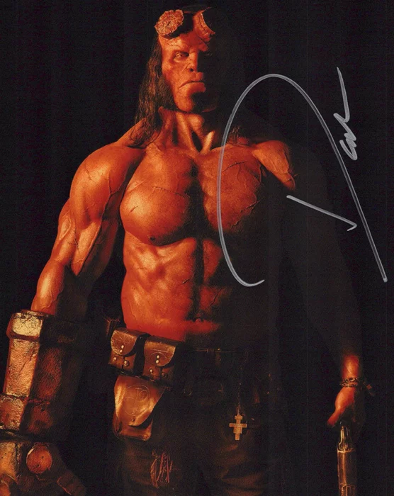 David Harbour autograph