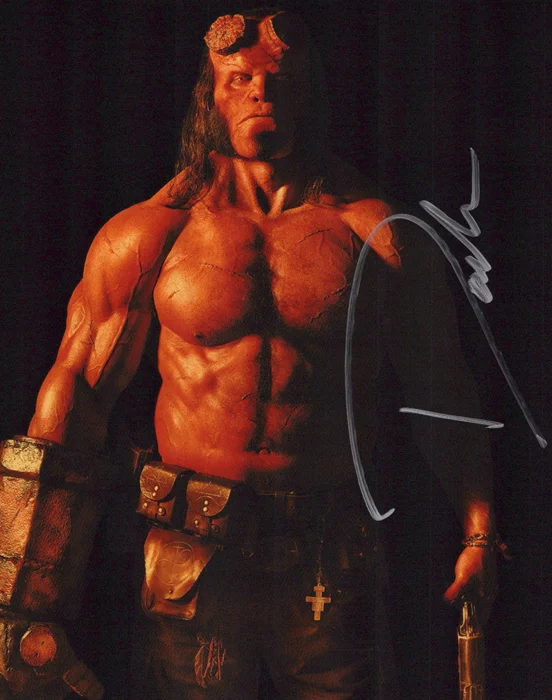 David Harbour autograph