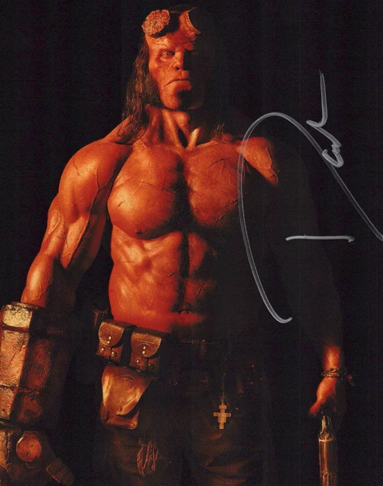 David Harbour autograph