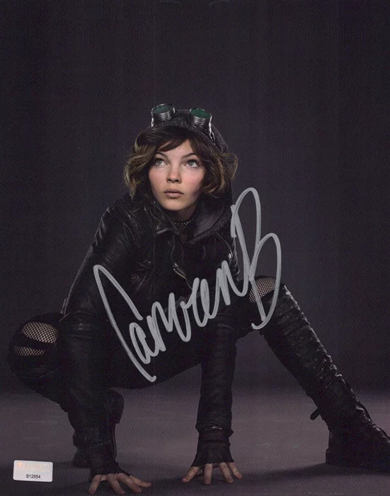 Camren Bicondova autograph