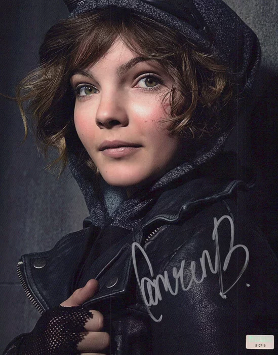 Camren Bicondova autograph